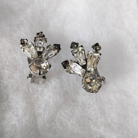 Vintage Albert Weiss Earrings - Picture 2 of 13